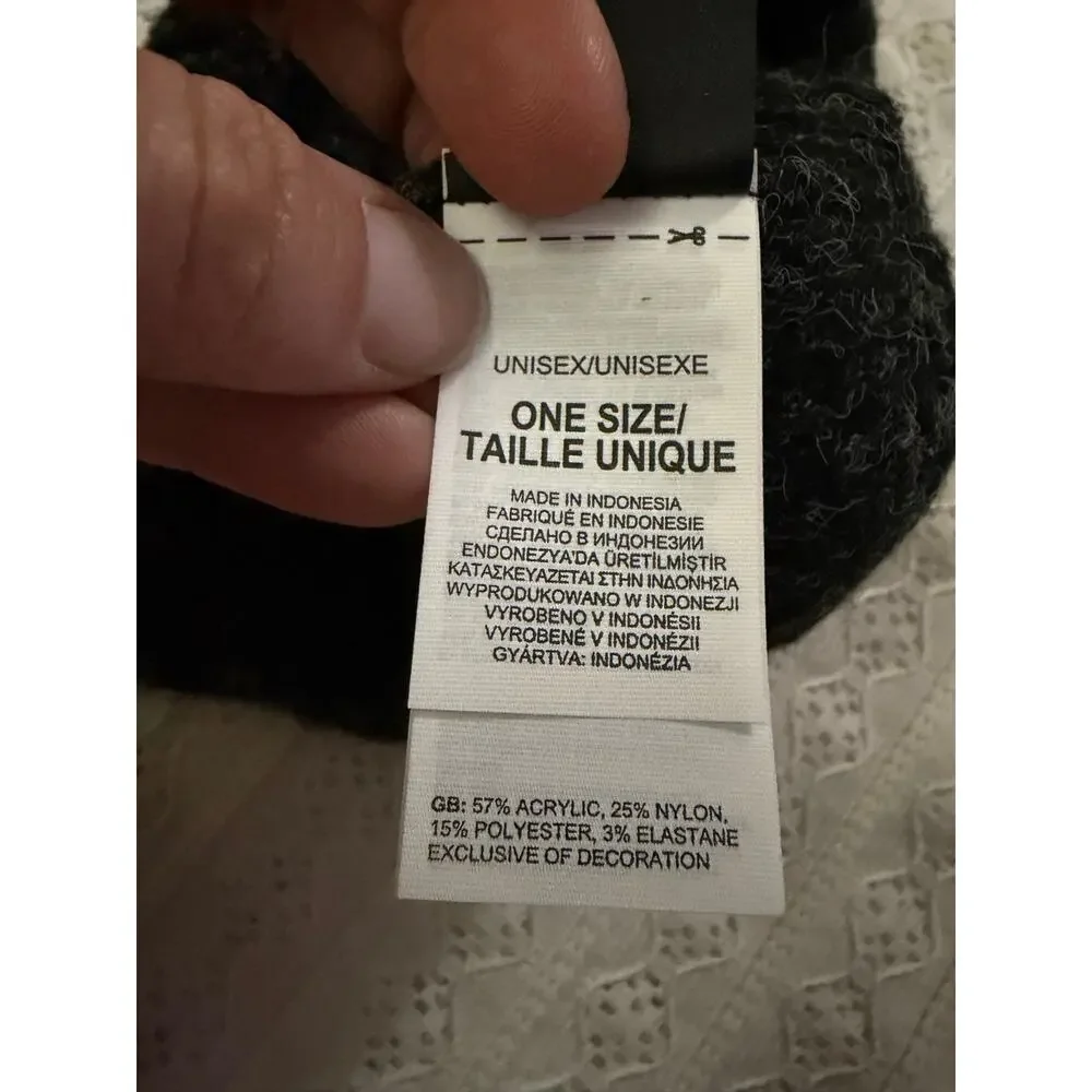 The North Face Cable Knit Beanie Hat Gray One Size Unisex Cozy Winter Cap